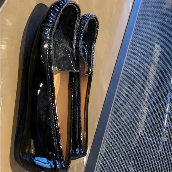 Stuart Weizmann black patent loafers - Picture 2 of 3